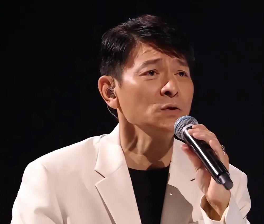 畅游六零年代，探索自然美景，寻觅内心宁静与平和的最新章节