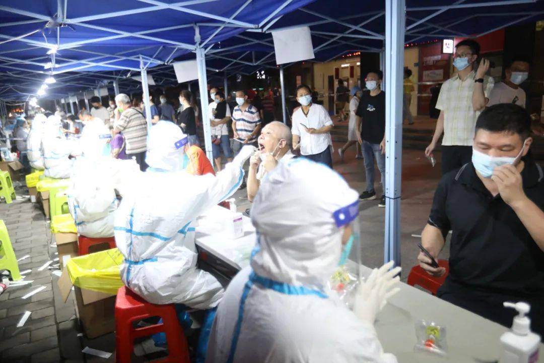 国最新疫情下的温馨日常记录