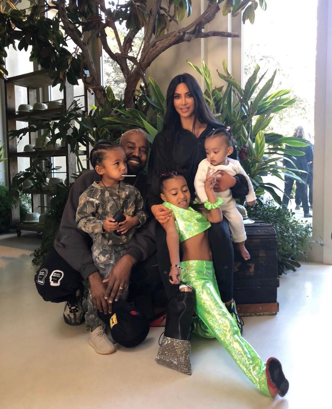 遇见Yeezy最新款，温馨日常新风尚